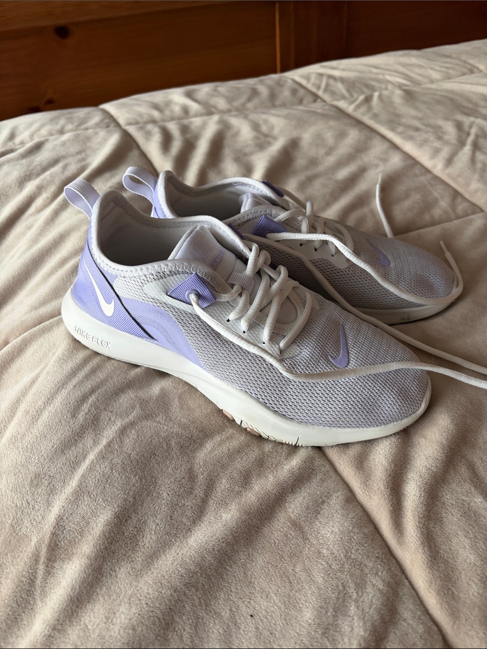Women’s Nike sneakers